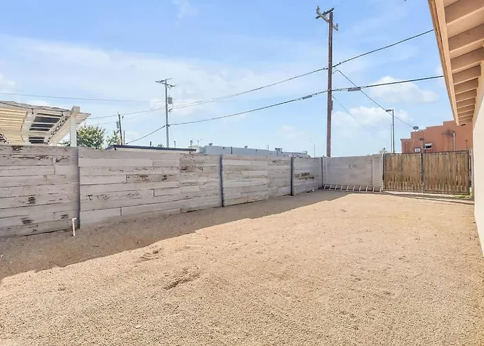 Holiday home 2br Desert Retreat Monthly