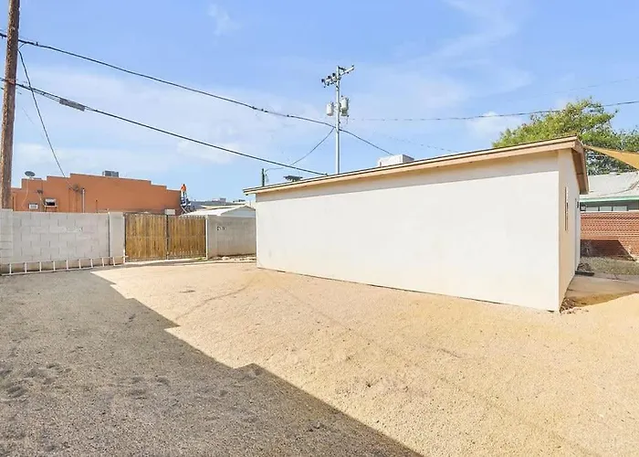 2br Desert Retreat Monthly Holiday home